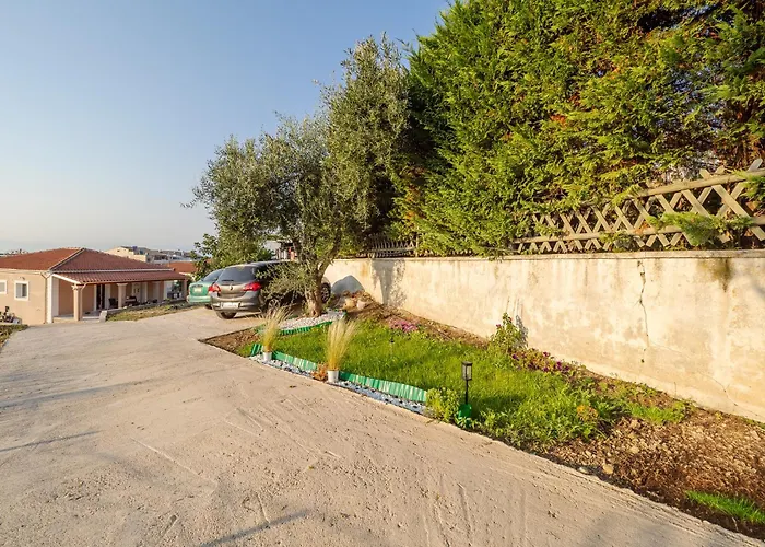 Casa Aidonis شقة أخارافي