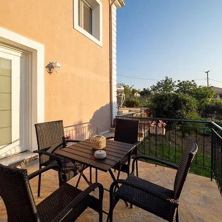 Casa Aidonis דירה אצ'ארבי